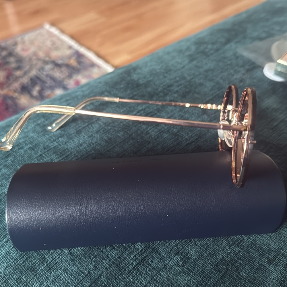 Large round sunglasses - Picture 2 of 2